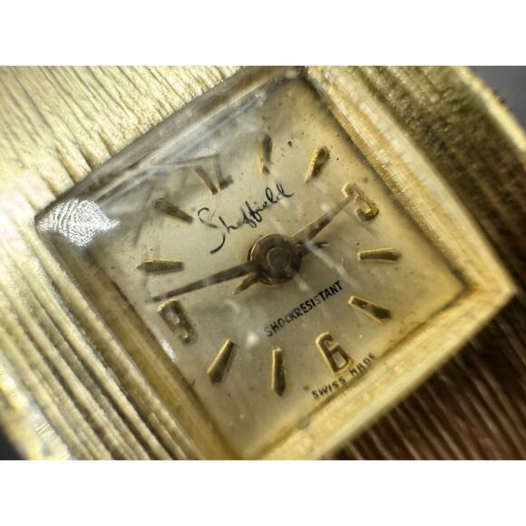 Vtg Sheffield Watch Cuff Bracelet Gold Tone Women\'s Swiss Made Shock Resistant
